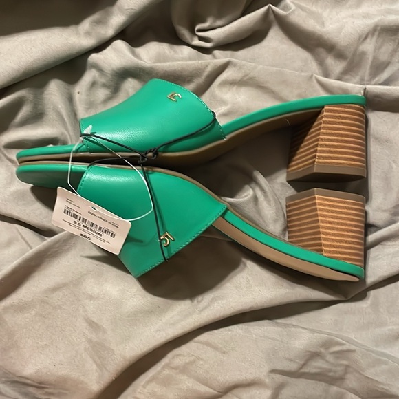 Liz Claiborne green slip on with memory foam. Heel is about 2.5 inches. - Picture 4 of 4